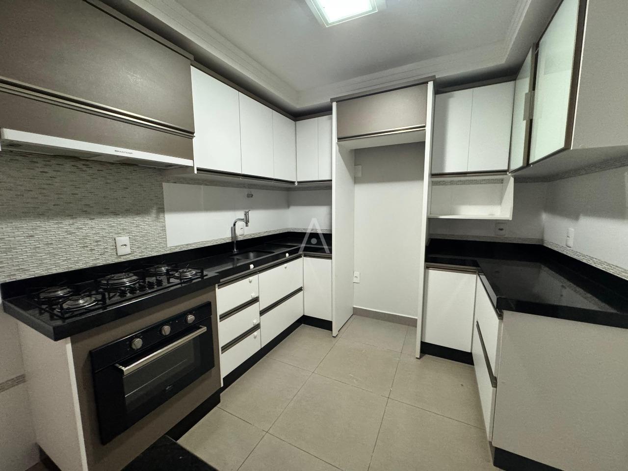 Sobrado para à venda no Bairro JARDIM GISELA em TOLEDO: 