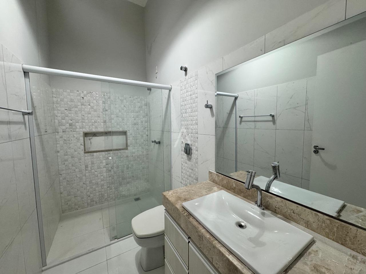 Sobrado para à venda no Bairro JARDIM GISELA em TOLEDO: 