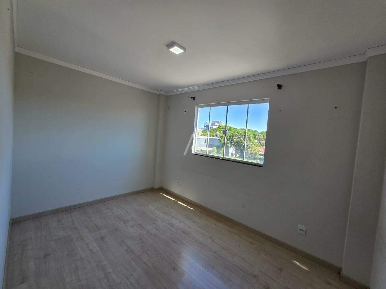 Apartamento para para aluguel no Bairro JARDIM PANCERA em TOLEDO: