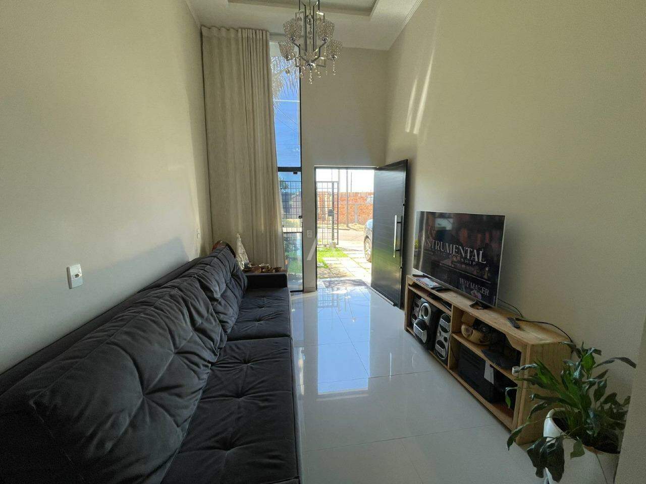 Casa Residencial para à venda no Bairro UNIVERSITARIO em CASCAVEL: 