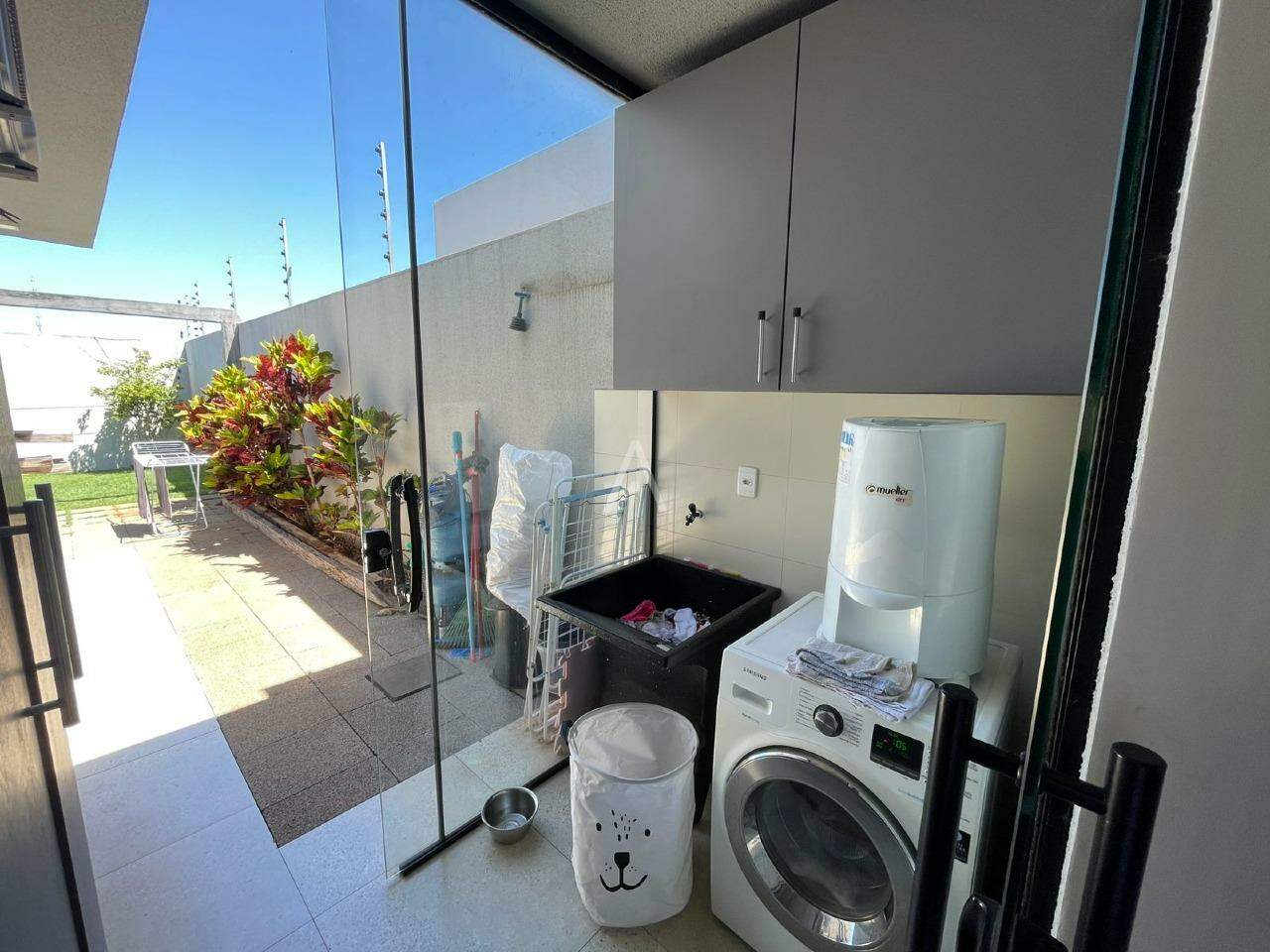 Casa Residencial para à venda no Bairro UNIVERSITARIO em CASCAVEL: 