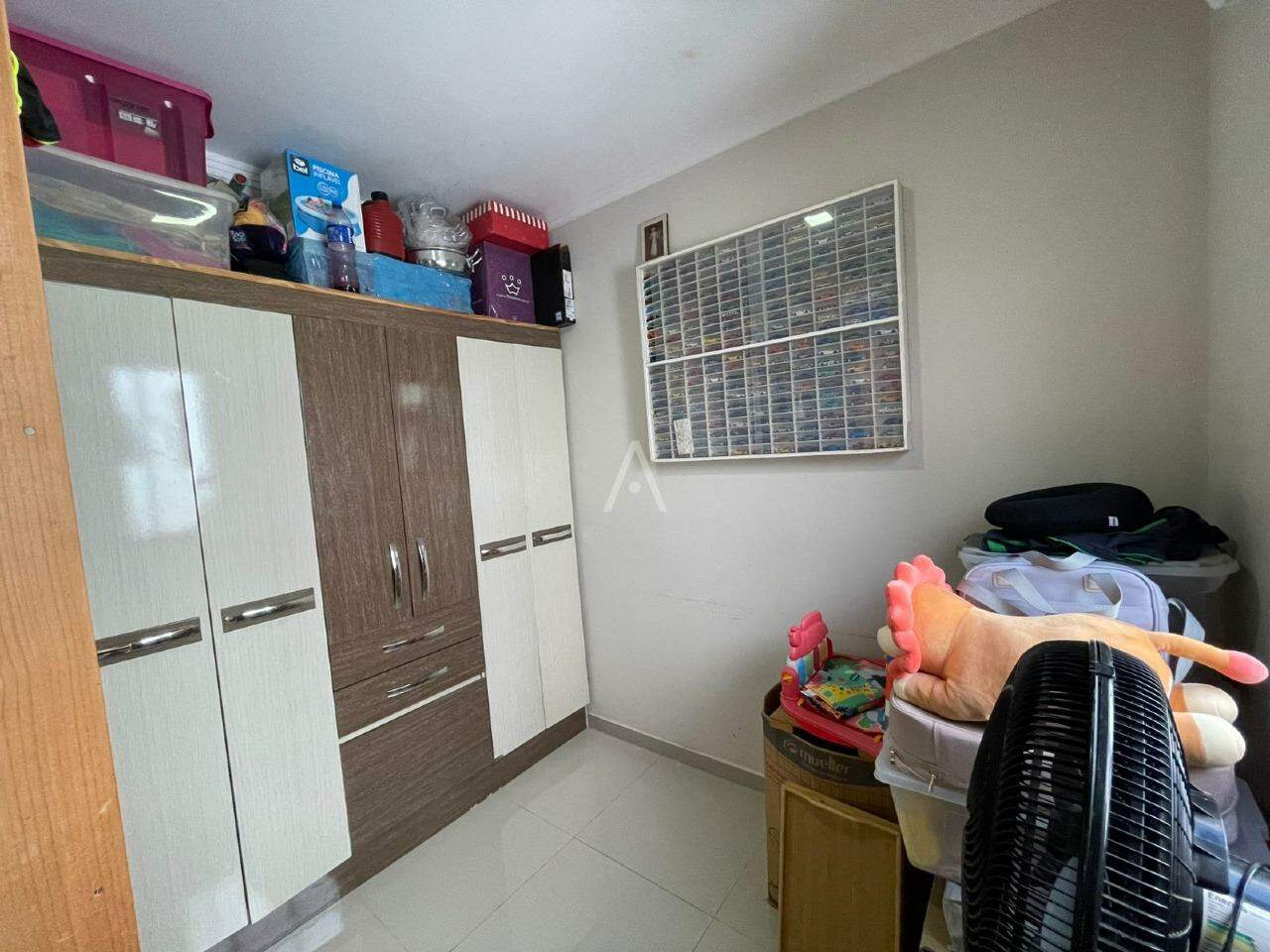 Casa Residencial para à venda no Bairro UNIVERSITARIO em CASCAVEL: 