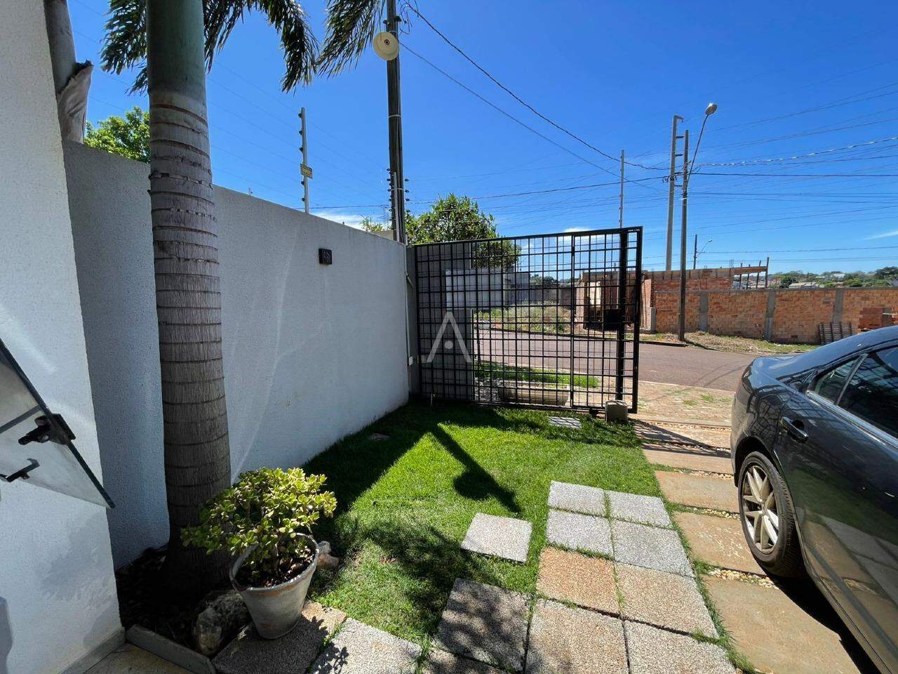 Casa Residencial para à venda no Bairro UNIVERSITARIO em CASCAVEL: 