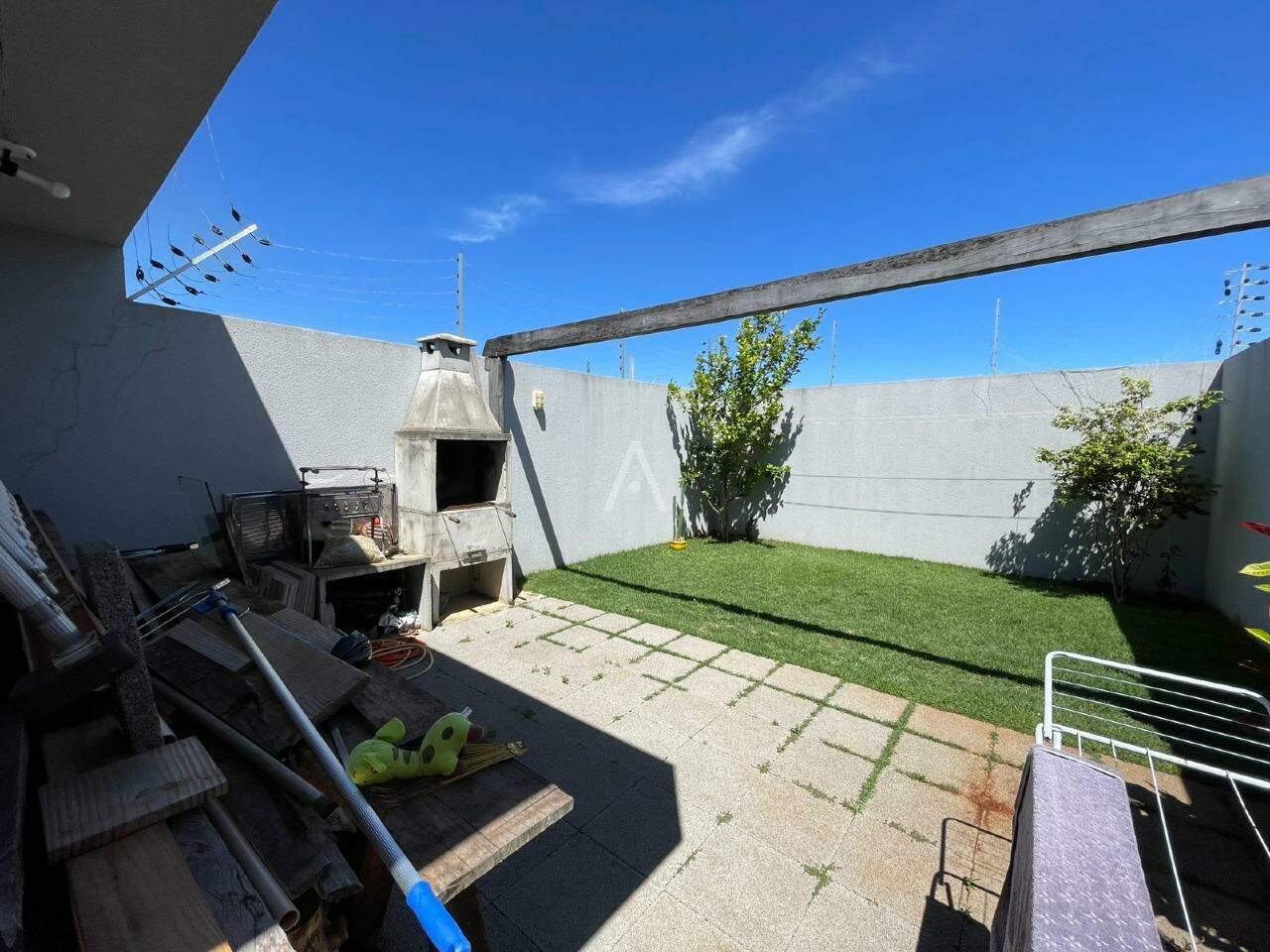 Casa Residencial para à venda no Bairro UNIVERSITARIO em CASCAVEL: 