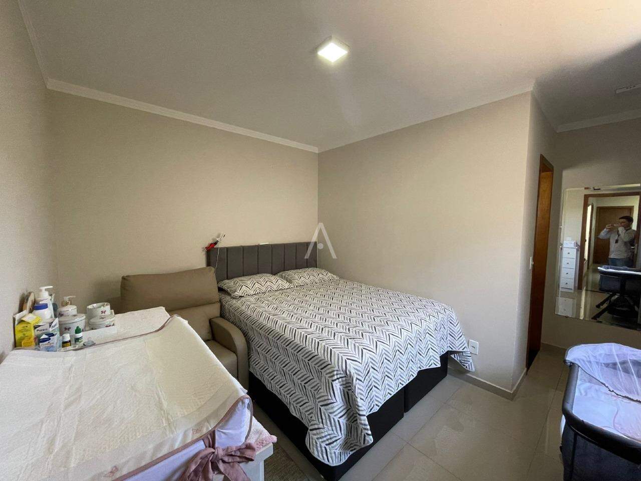 Casa Residencial para à venda no Bairro UNIVERSITARIO em CASCAVEL: 