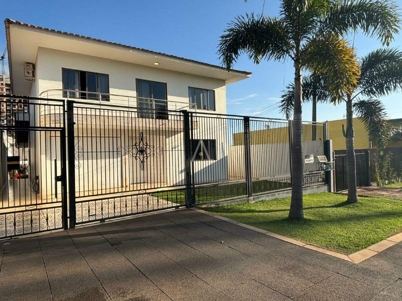 Sobrado para à venda no Bairro RECANTO TROPICAL em CASCAVEL: FACHADA