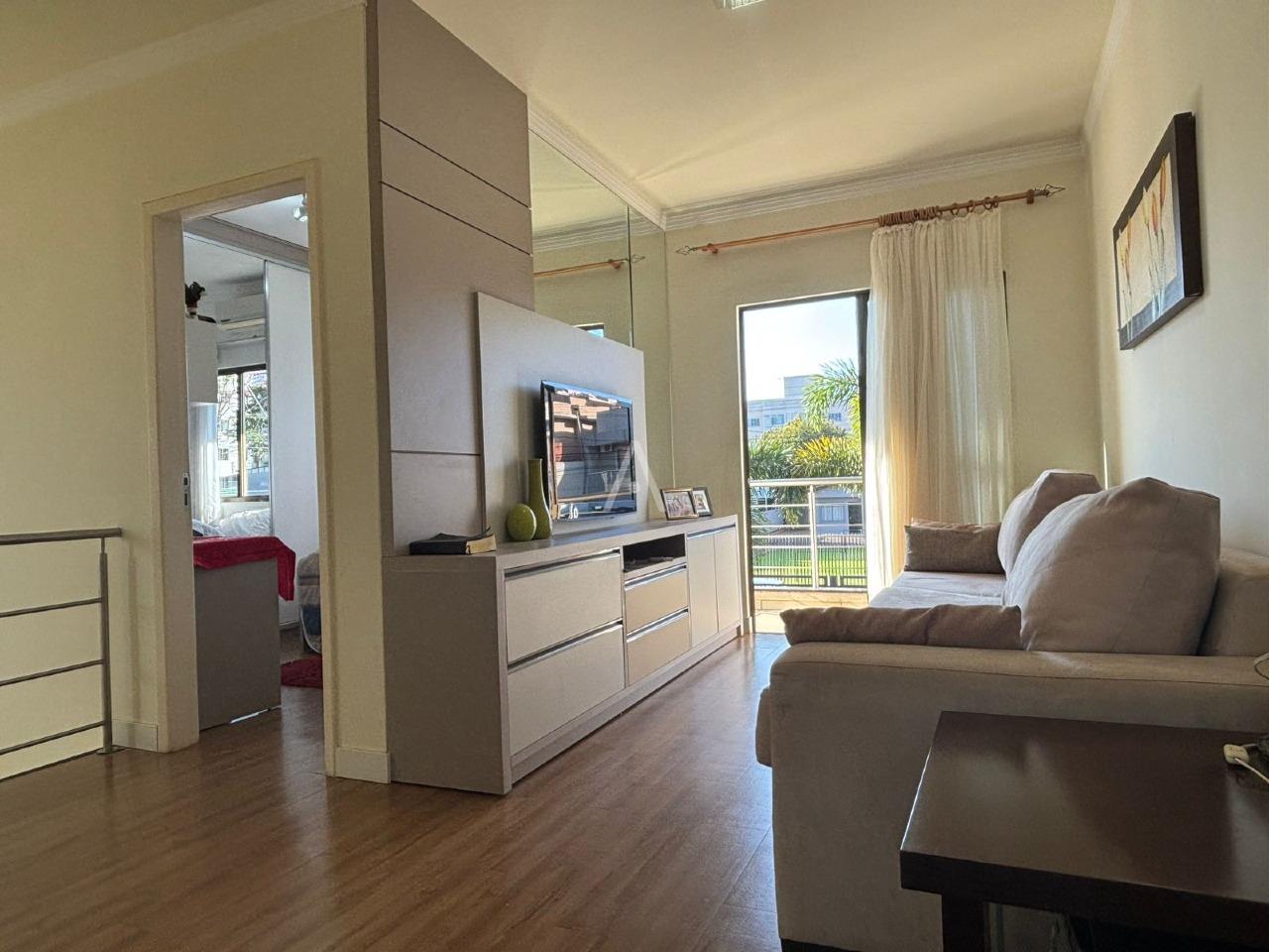 Sobrado para à venda no Bairro RECANTO TROPICAL em CASCAVEL: SALA DE ESTAR