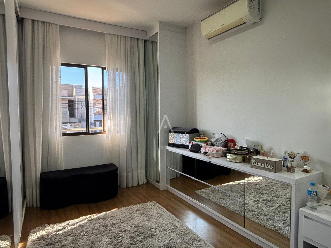 Sobrado para à venda no Bairro RECANTO TROPICAL em CASCAVEL: SALA DE ESTAR