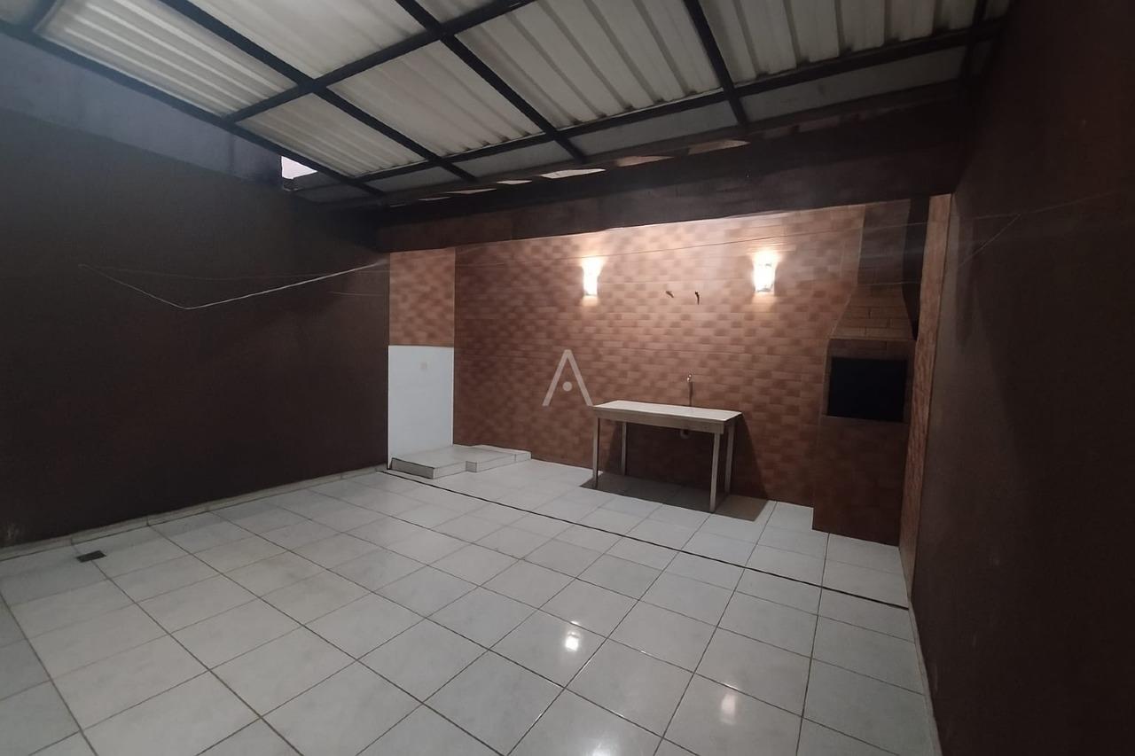 Casa Residencial para à venda no Bairro 14 DE NOVEMBRO em CASCAVEL: Lavanderia / Churrasqueira