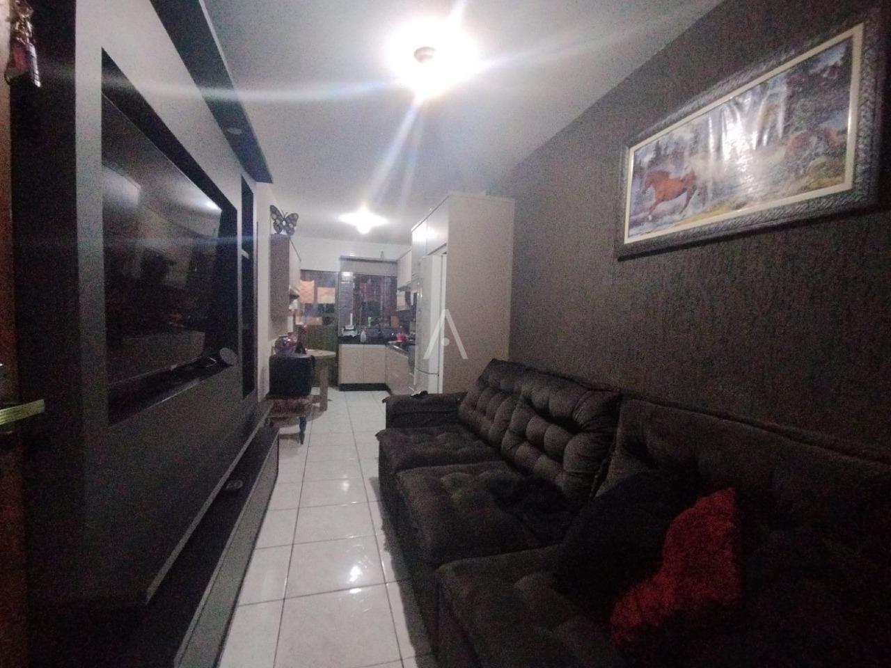 Casa Residencial para à venda no Bairro 14 DE NOVEMBRO em CASCAVEL: Sala