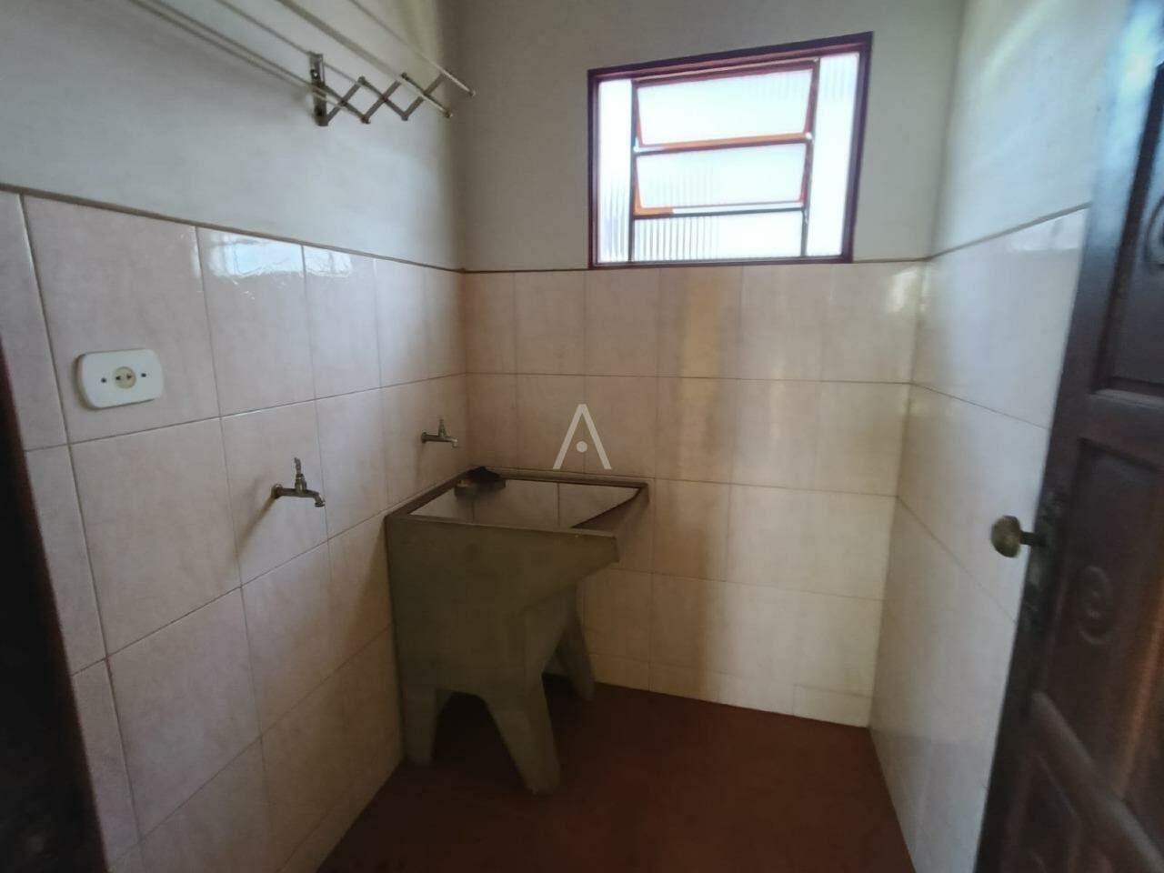 Casa Residencial para para aluguel no Bairro NEVA em CASCAVEL: 