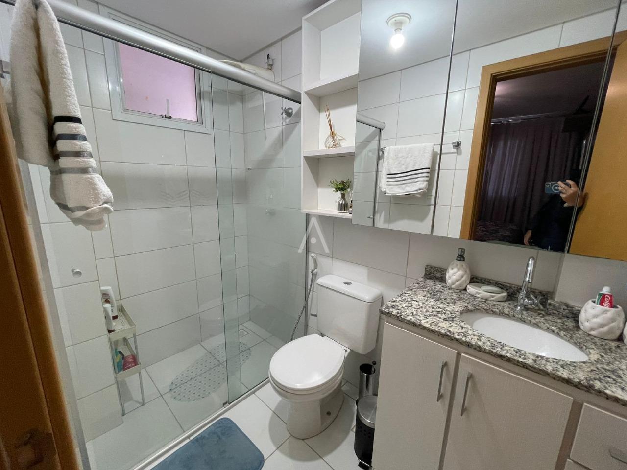 Apartamento para à venda no Bairro CANADA em CASCAVEL: 