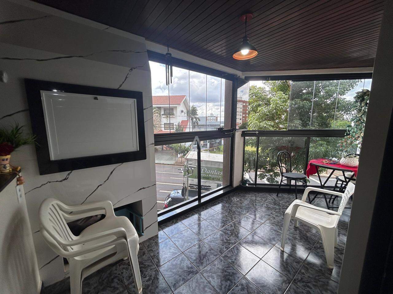 Apartamento para à venda no Bairro COQUEIRAL em CASCAVEL: sacada