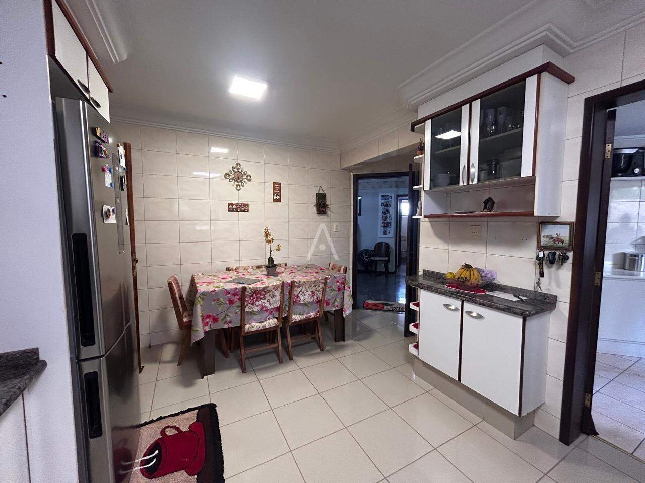 Apartamento para à venda no Bairro COQUEIRAL em CASCAVEL: cozinha 