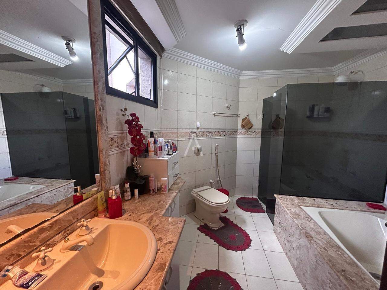 Apartamento para à venda no Bairro COQUEIRAL em CASCAVEL: banheiro suite 