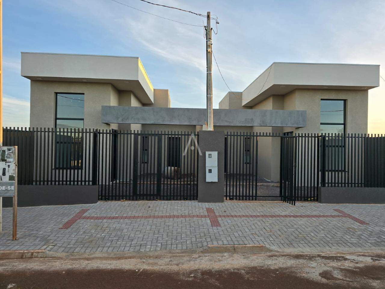 Casa Residencial para à venda no Bairro SEDE ALVORADA em CASCAVEL: 
