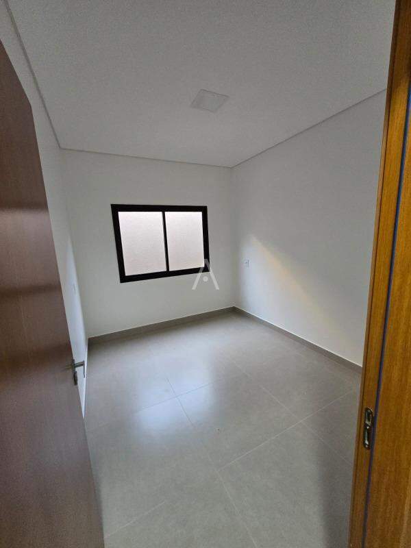 Casa Residencial para à venda no Bairro SEDE ALVORADA em CASCAVEL: 