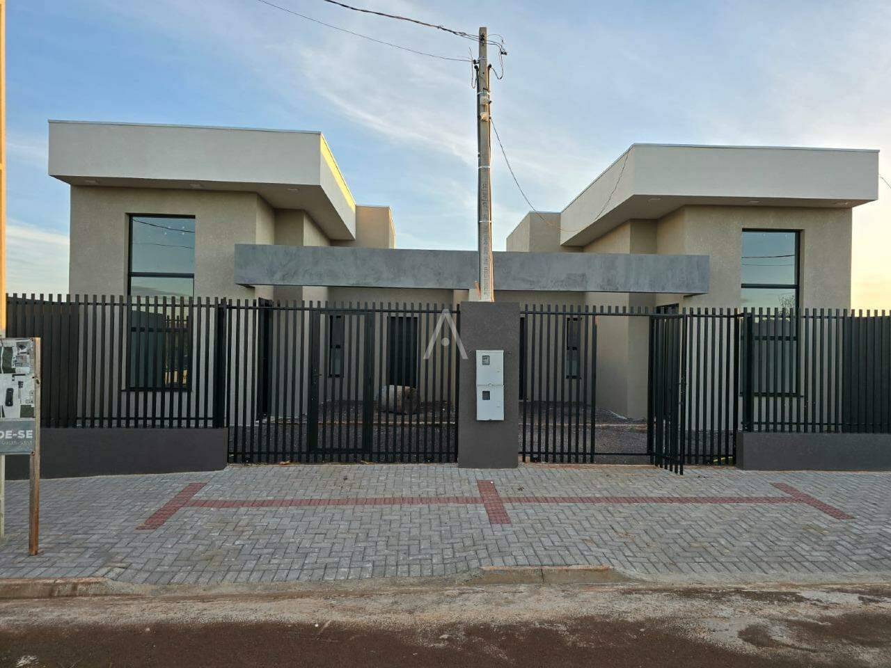 Casa Residencial para à venda no Bairro SEDE ALVORADA em CASCAVEL: 