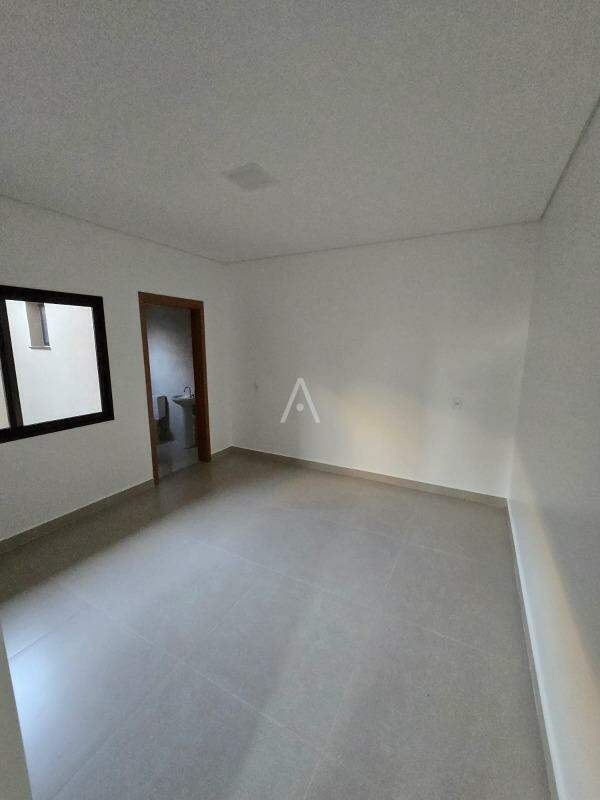 Casa Residencial para à venda no Bairro SEDE ALVORADA em CASCAVEL: 