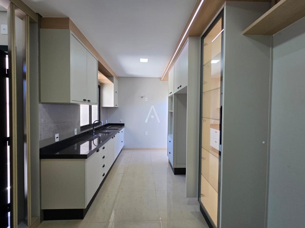 Sobrado para para aluguel no Bairro JARDIM PANCERA em TOLEDO: 