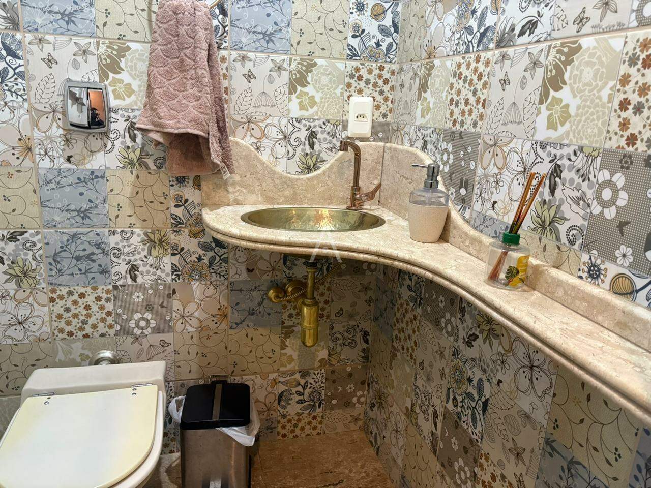 Apartamento para à venda no Bairro CENTRO em CASCAVEL: lavabo