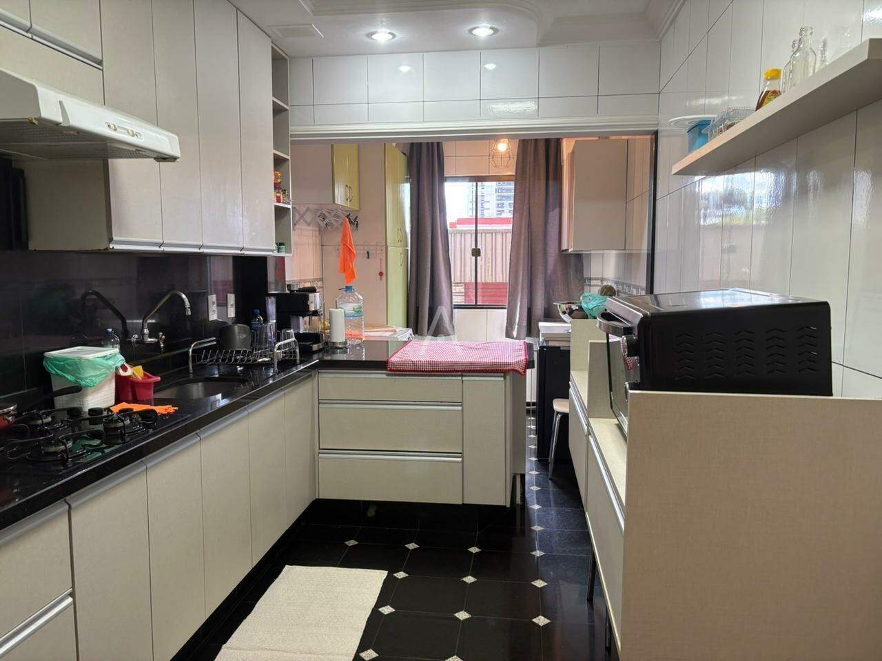 Apartamento para à venda no Bairro CENTRO em CASCAVEL: cozinha e lavanderia