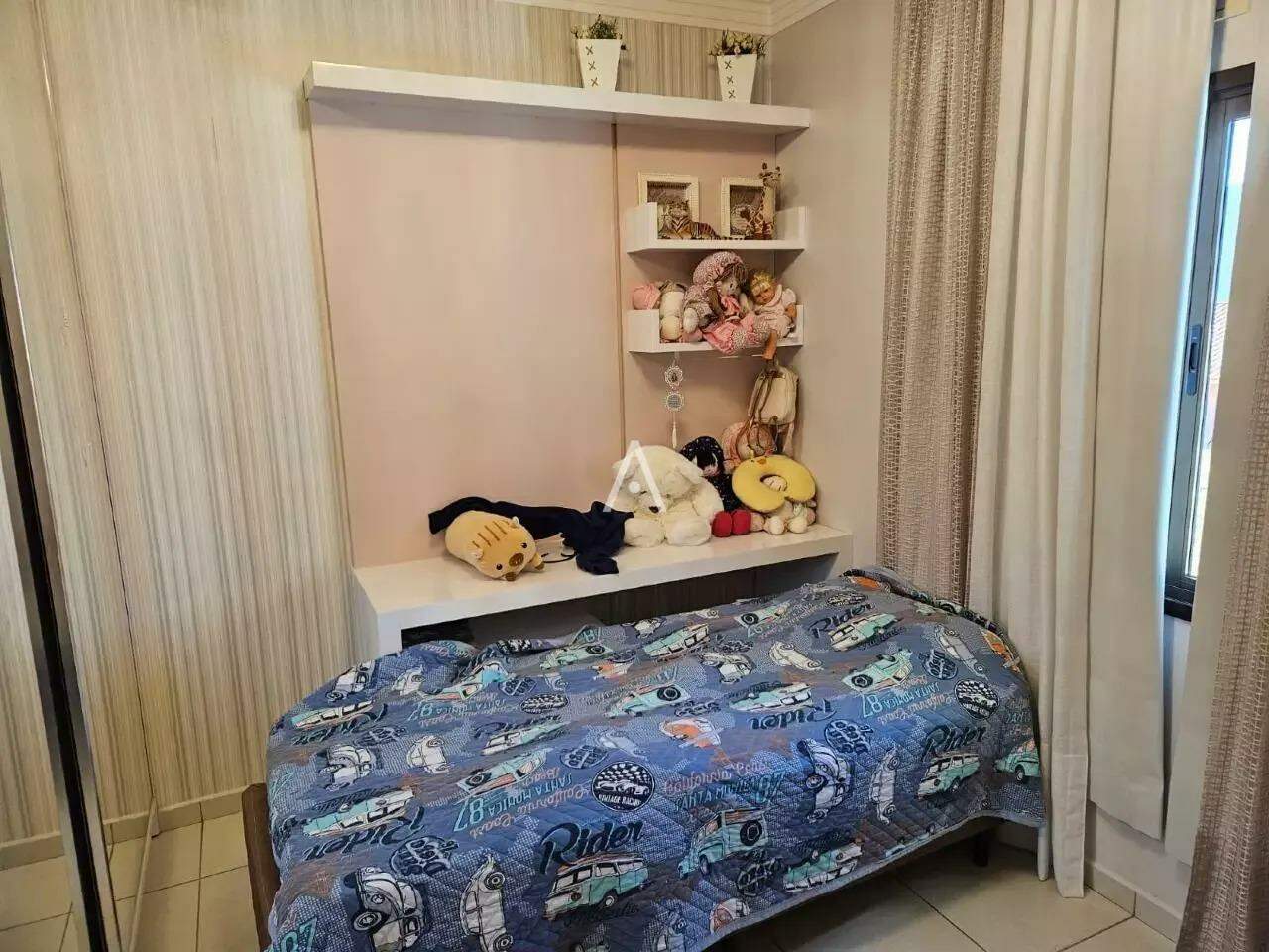 Sobrado para à venda no Bairro COQUEIRAL em CASCAVEL: