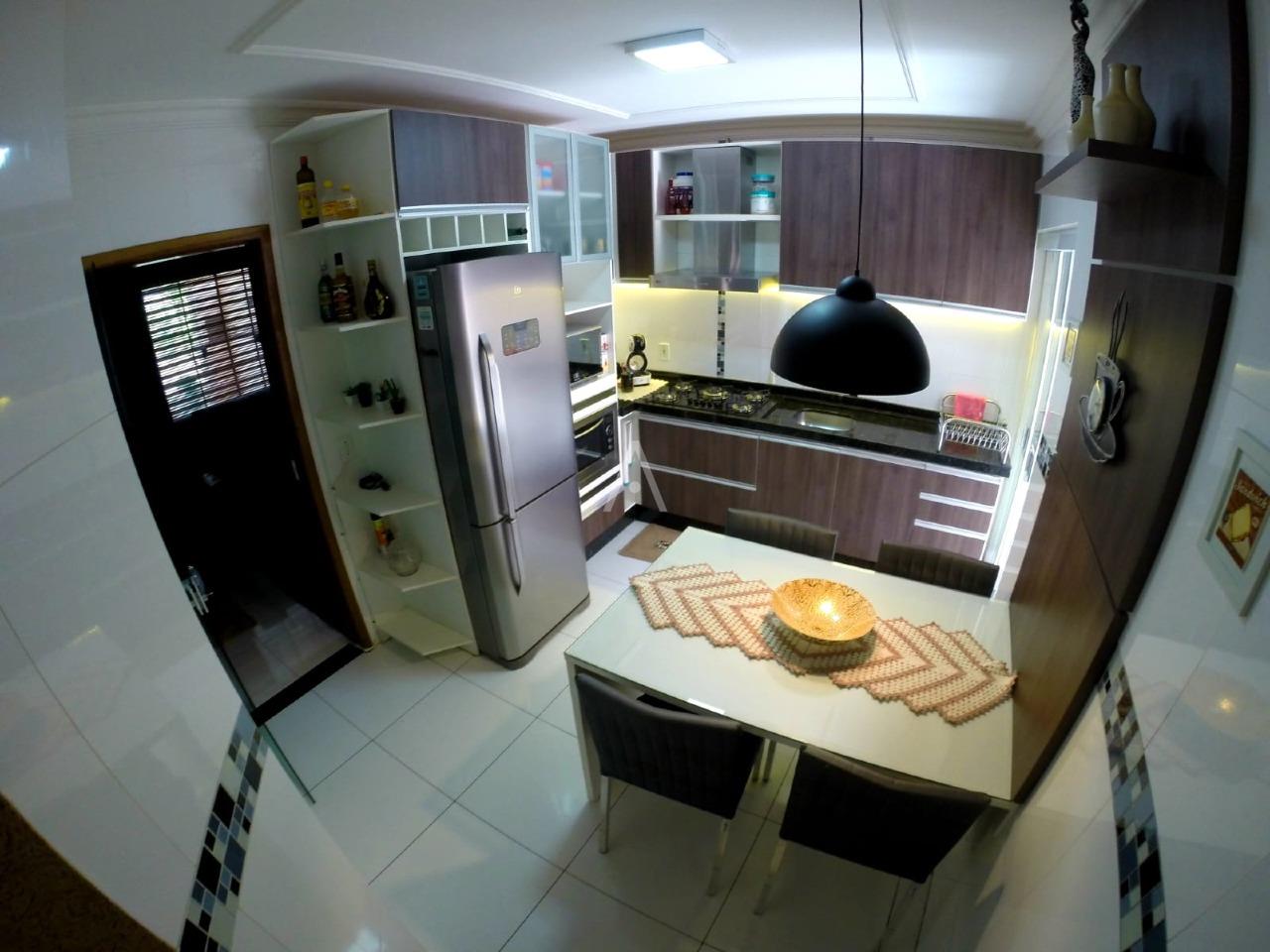 Casa Residencial para à venda no Bairro ESMERALDA em CASCAVEL: