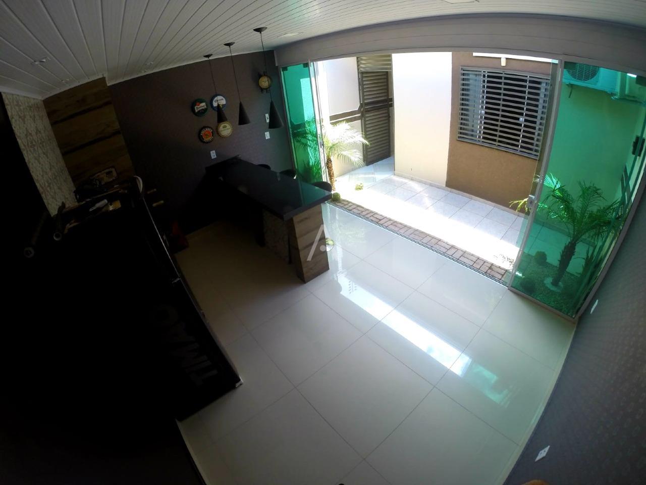 Casa Residencial para à venda no Bairro ESMERALDA em CASCAVEL: