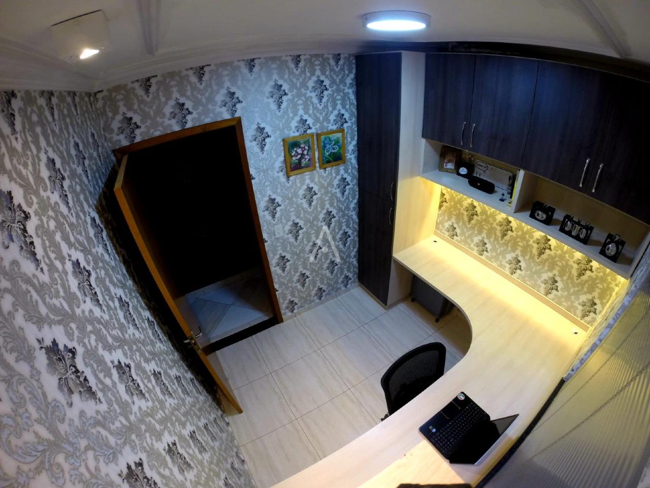 Casa Residencial para à venda no Bairro ESMERALDA em CASCAVEL: