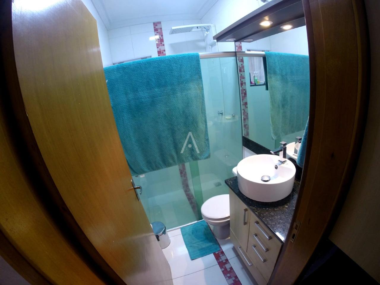 Casa Residencial para à venda no Bairro ESMERALDA em CASCAVEL: