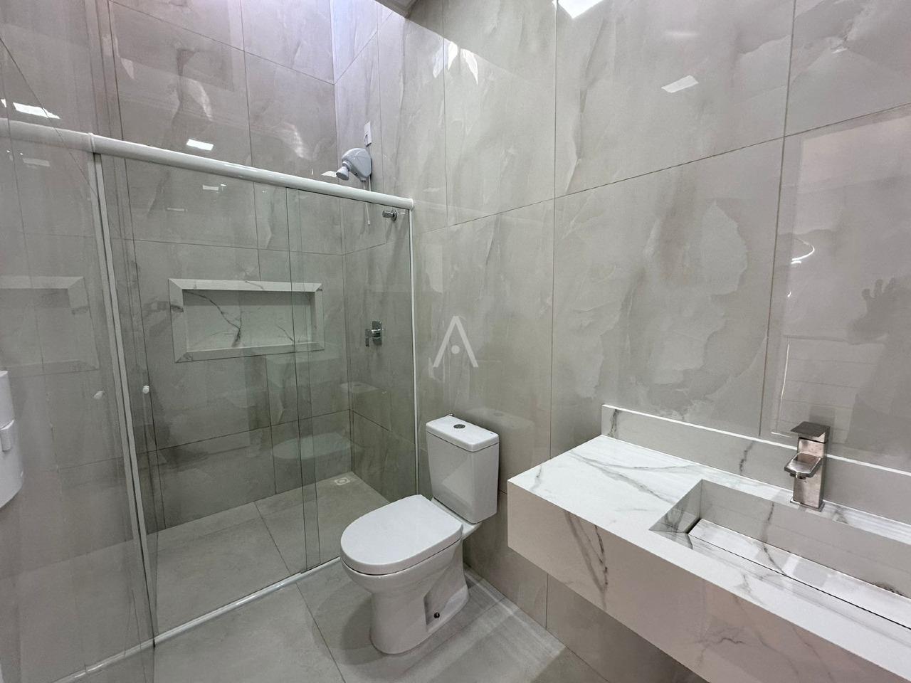 Sobrado para à venda no Bairro SANTA FELICIDADE em CASCAVEL: