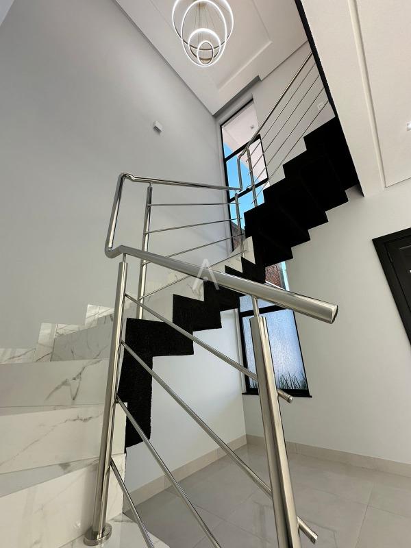 Sobrado para à venda no Bairro SANTA FELICIDADE em CASCAVEL: