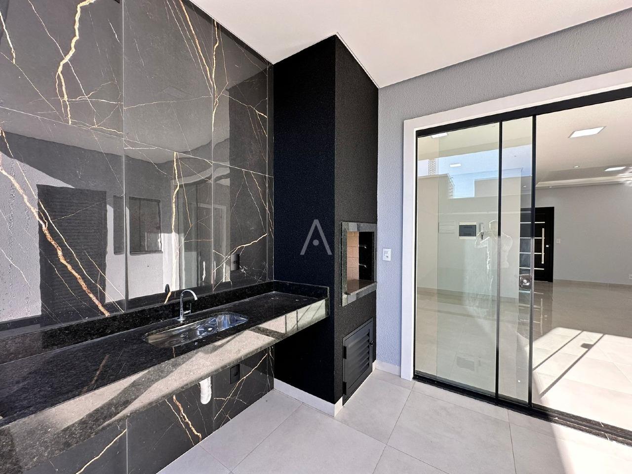 Sobrado para à venda no Bairro SANTA FELICIDADE em CASCAVEL: