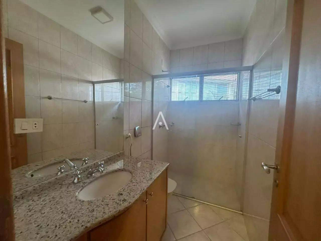 Sobrado para à venda no Bairro PACAEMBU em CASCAVEL: 