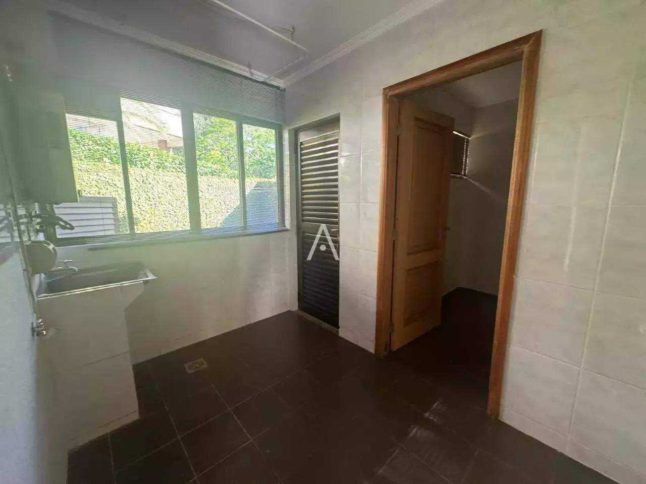 Sobrado para à venda no Bairro PACAEMBU em CASCAVEL: 