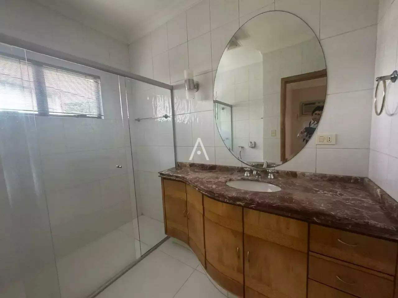 Sobrado para à venda no Bairro PACAEMBU em CASCAVEL: 