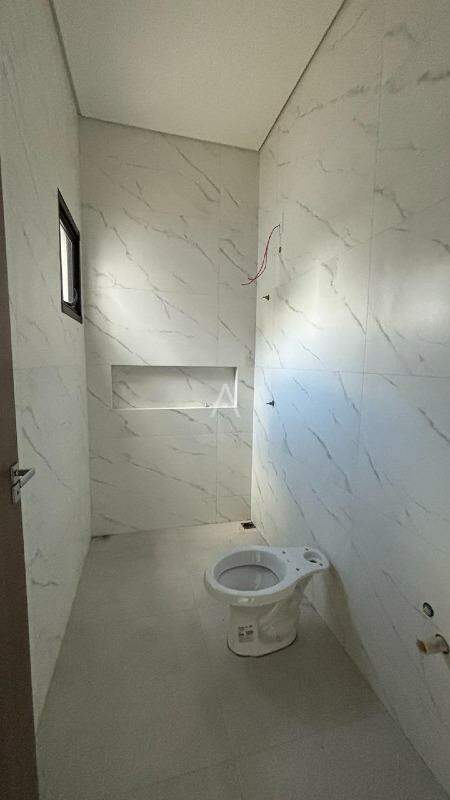 Casa Residencial para à venda no Bairro JARDIM COOPAGRO em TOLEDO: 