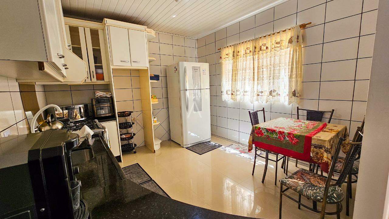 Casa Residencial para à venda no Bairro UNIVERSITARIO em CASCAVEL: 