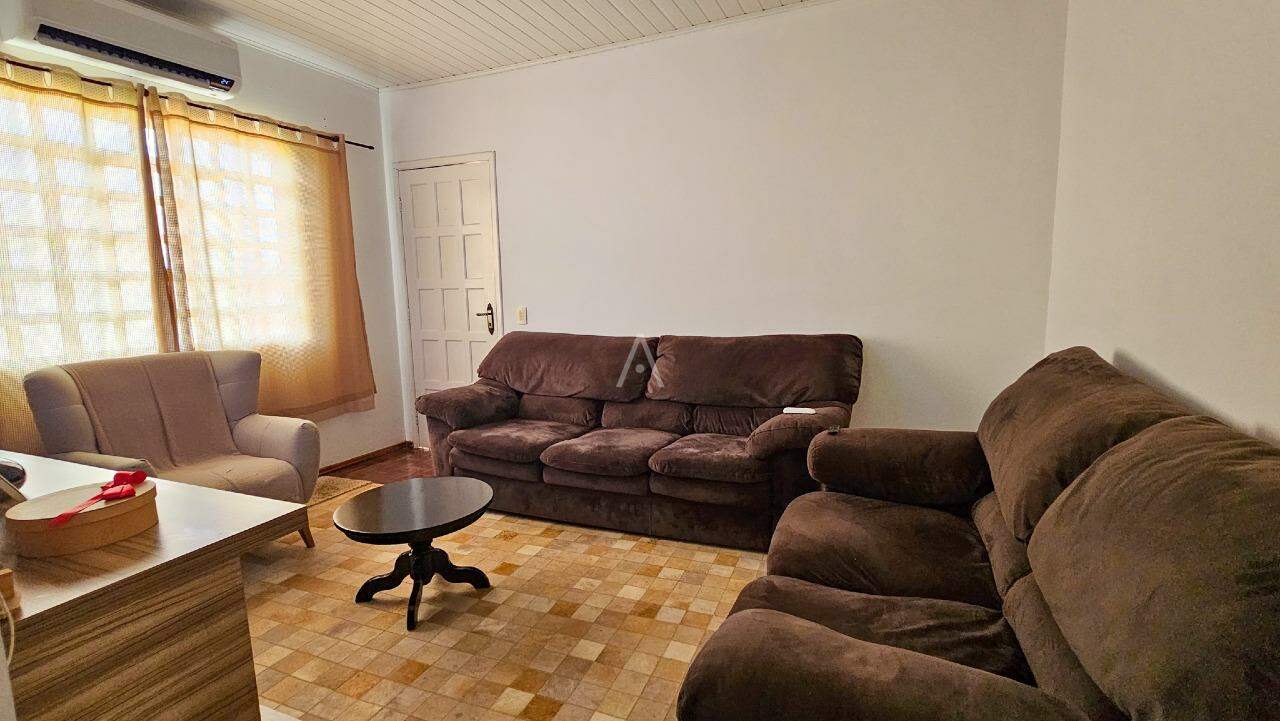 Casa Residencial para à venda no Bairro UNIVERSITARIO em CASCAVEL: 