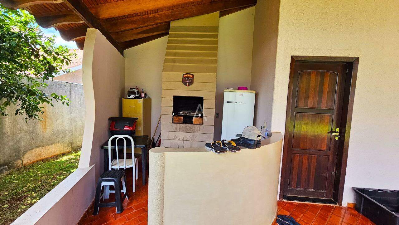 Casa Residencial para à venda no Bairro UNIVERSITARIO em CASCAVEL: 