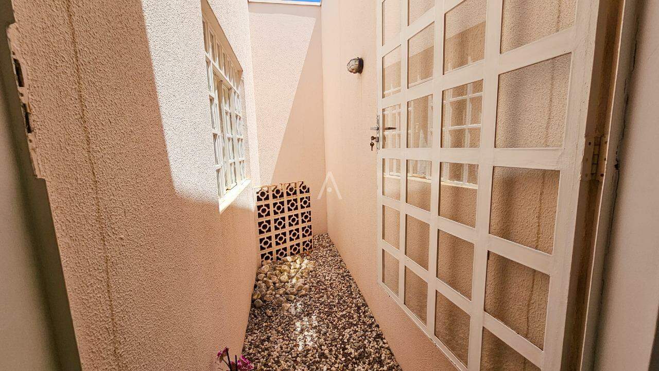 Casa Residencial para à venda no Bairro UNIVERSITARIO em CASCAVEL: 