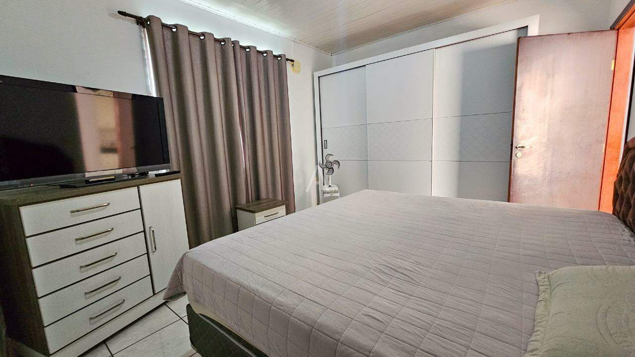 Casa Residencial para à venda no Bairro UNIVERSITARIO em CASCAVEL: 