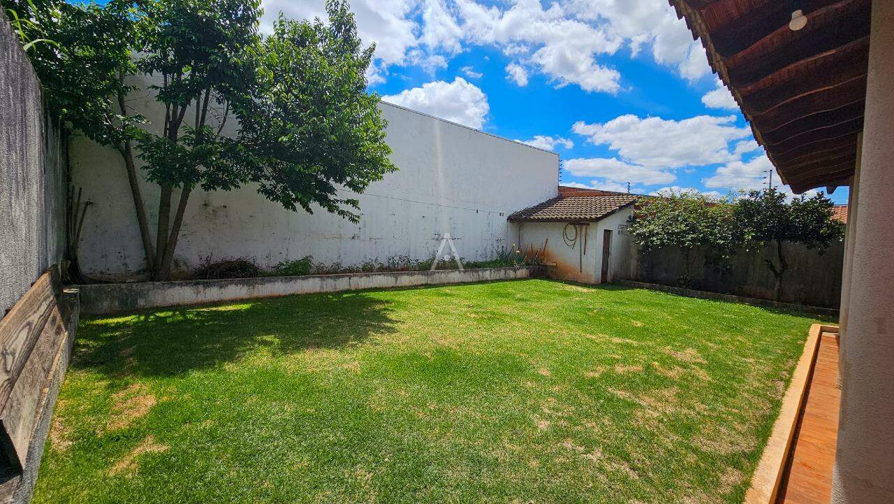 Casa Residencial para à venda no Bairro UNIVERSITARIO em CASCAVEL: 