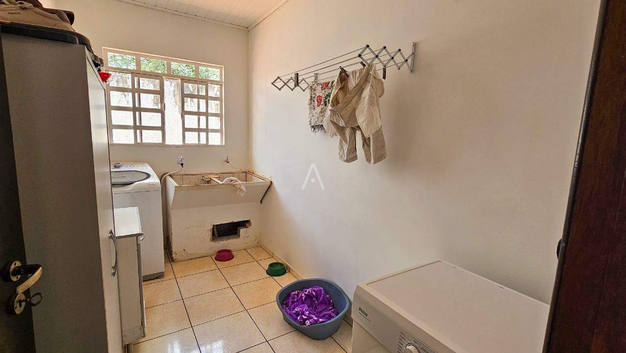 Casa Residencial para à venda no Bairro UNIVERSITARIO em CASCAVEL: 