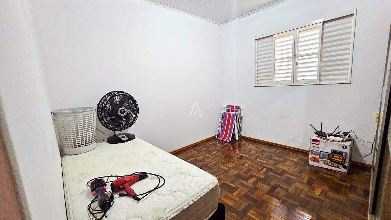 Casa Residencial para à venda no Bairro UNIVERSITARIO em CASCAVEL: 