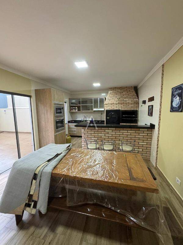 Casa Residencial para à venda no Bairro MARIA LUIZA em CASCAVEL: