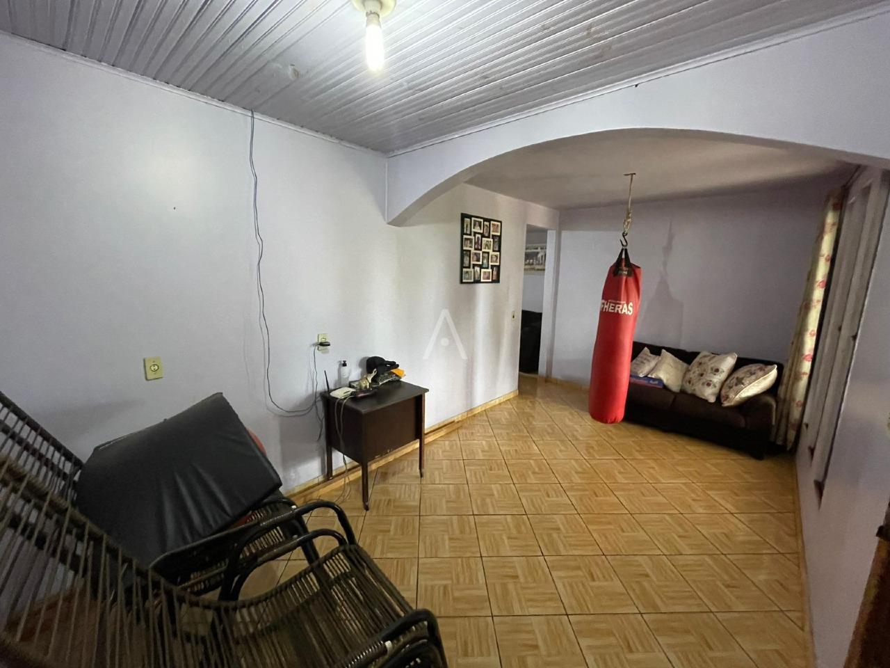 Casa Residencial para à venda no Bairro PERIOLO em CASCAVEL: 