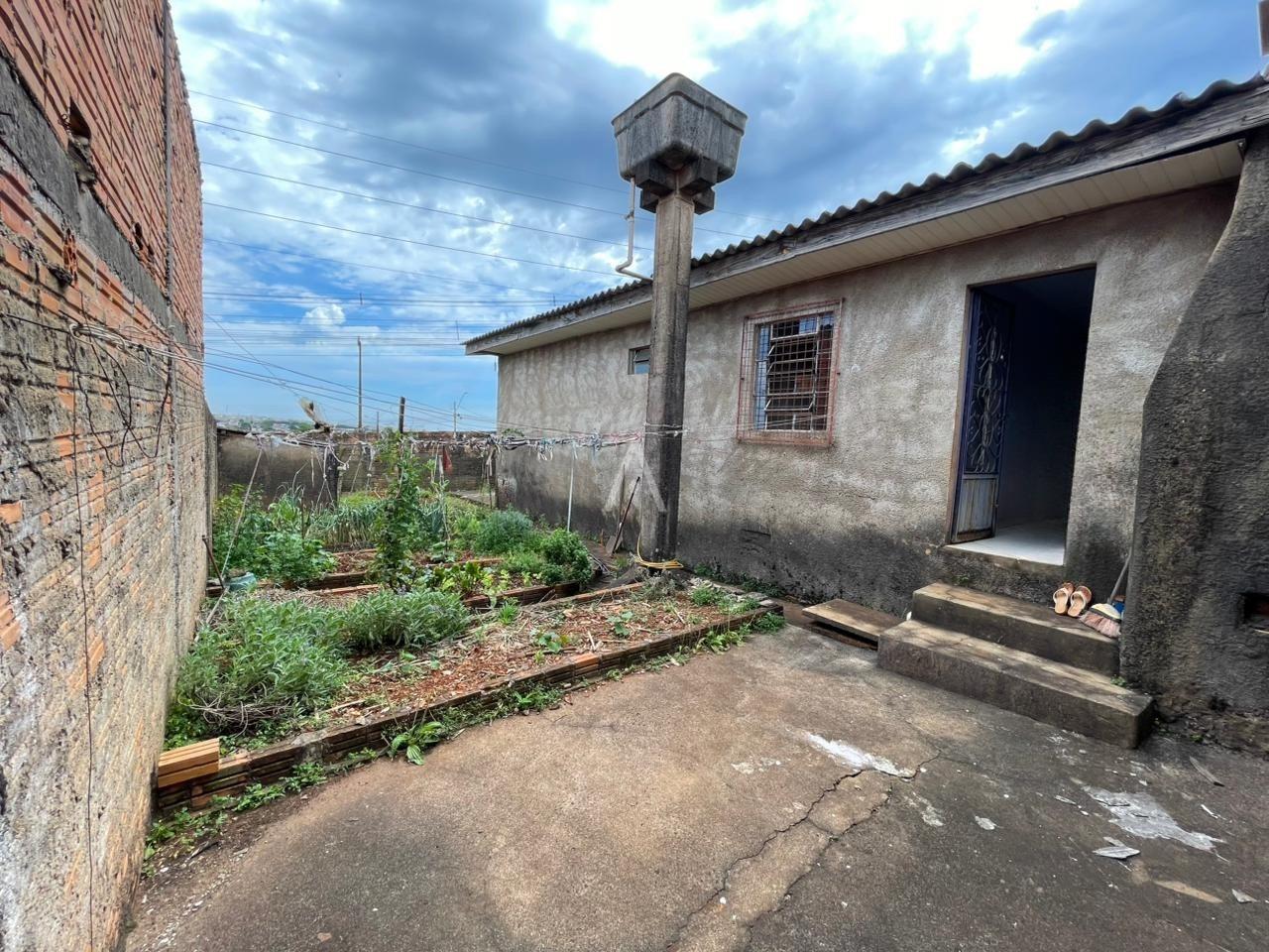 Casa Residencial para à venda no Bairro PERIOLO em CASCAVEL: 