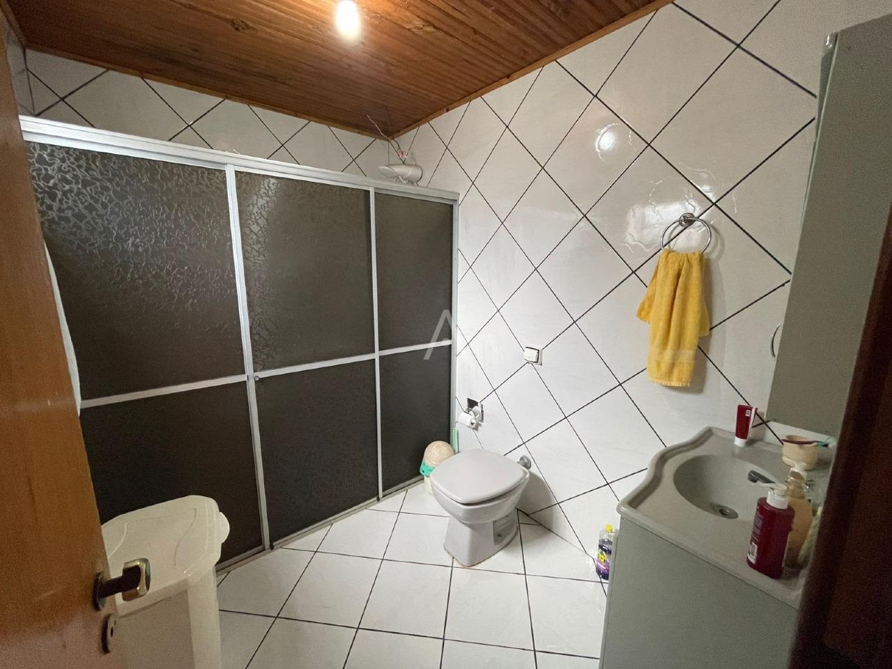 Casa Residencial para à venda no Bairro PERIOLO em CASCAVEL: 